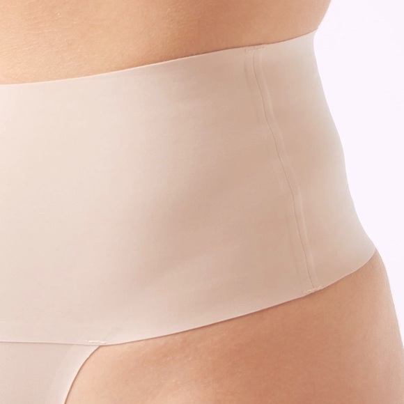 SPANX Undie-tectable® Thong In Nude NWT, Large - Picture 2 of 3